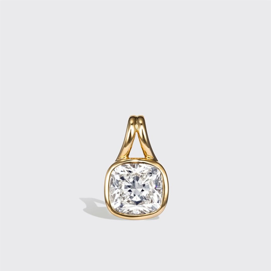 Jewelry Boochier | Oval White Diamond Pendant